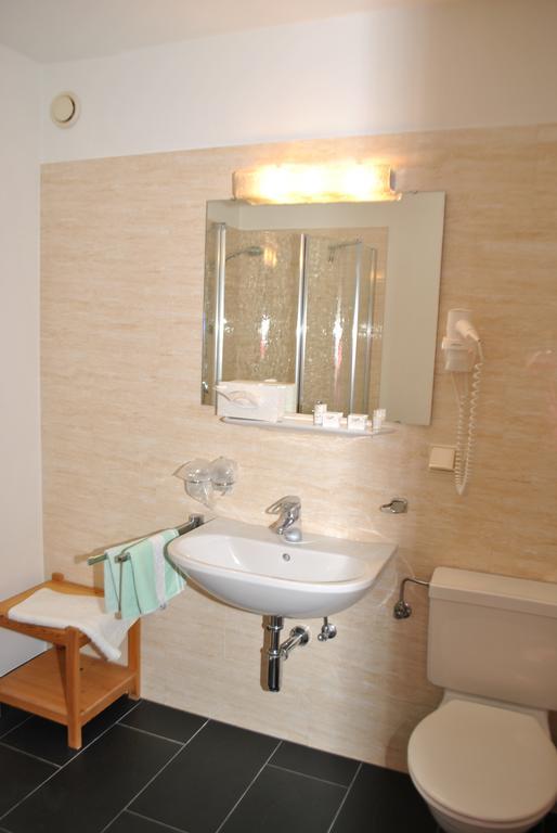 Hotel Daneu Nueziders Ngoại thất bức ảnh